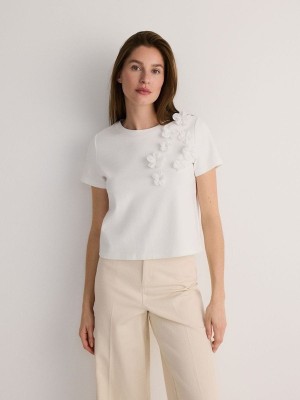 Cream Women's Reserved T-flower Appliqué Shirts | 69158XUWY