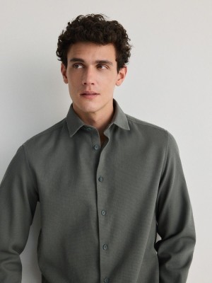 Green Men's Reserved Regular Fit Plain Shirts | 38657KBPX