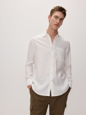 White Men's Reserved Comfort Fit Shirts | 76408BRYH