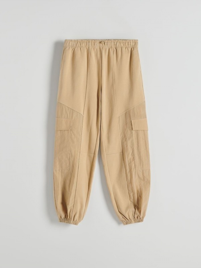 Beige Women's Reserved Joggerscargo Pockets Trousers | 68495DEZV