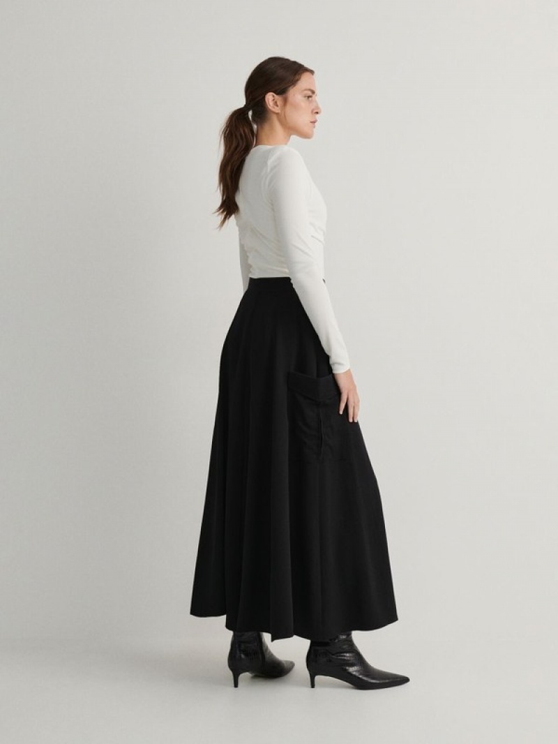 Black Women's Reserved Cargo Pockets Skirts | 81764DLGS