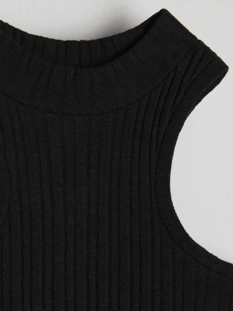 Black Women's Reserved Rib Knit Fitted Body T-shirts | 71598NIZK