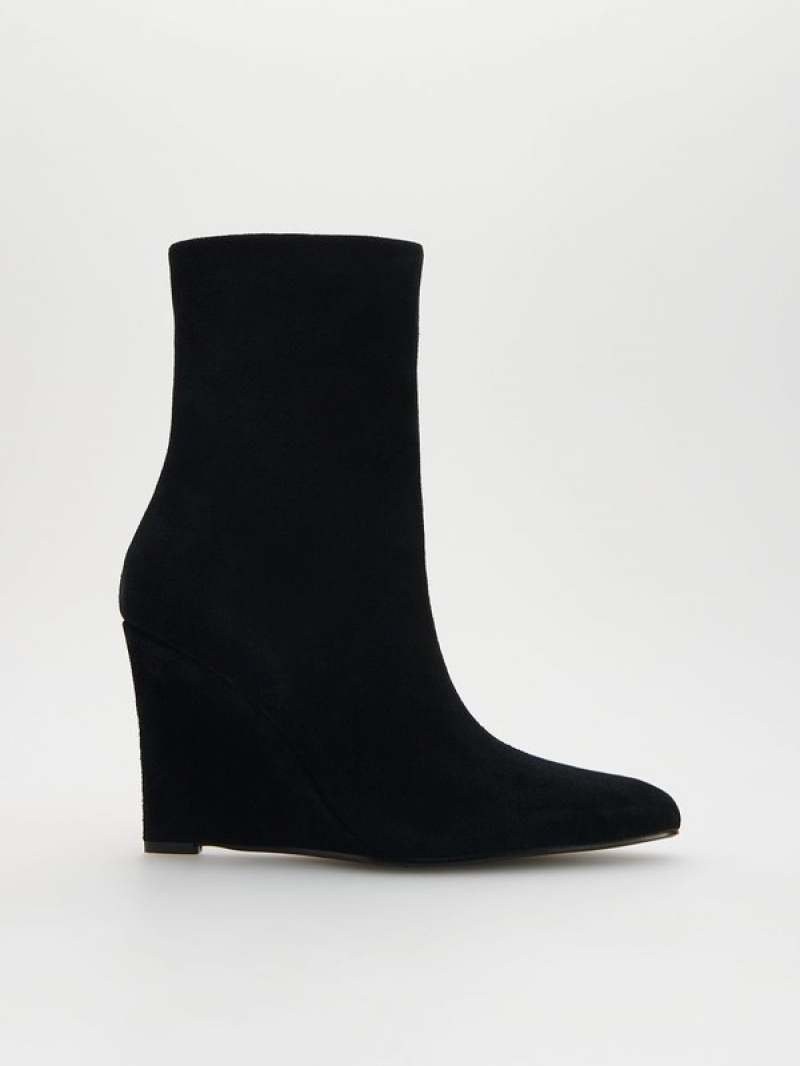 Black Women's Reserved Suede Ankle Boots | 52168UALH