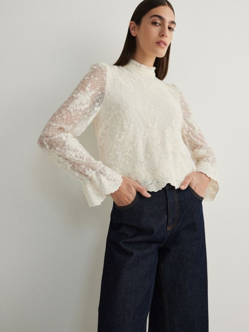 Cream Women's Reserved Cropped Shirts | 82715DJGW