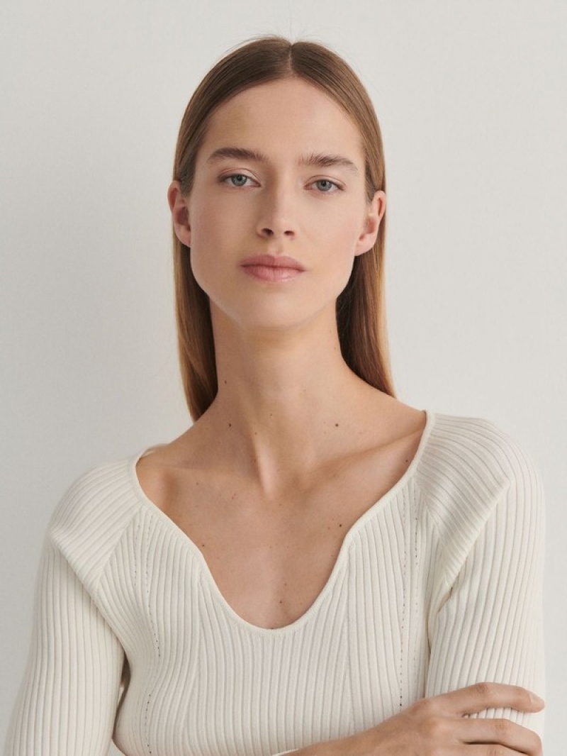 Cream Women's Reserved Jumperdeep V Neck Sweaters | 90586UHIP