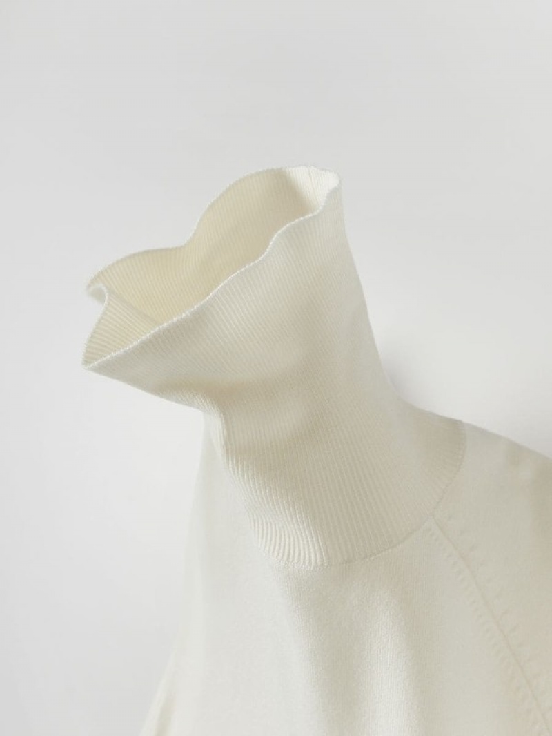 Cream Women's Reserved Turtleneck Shirts | 42569KIGC