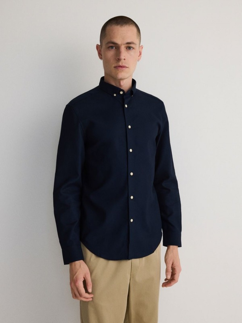 Navy Men's Reserved Regular Fit Plain Shirts | 74382IQMR