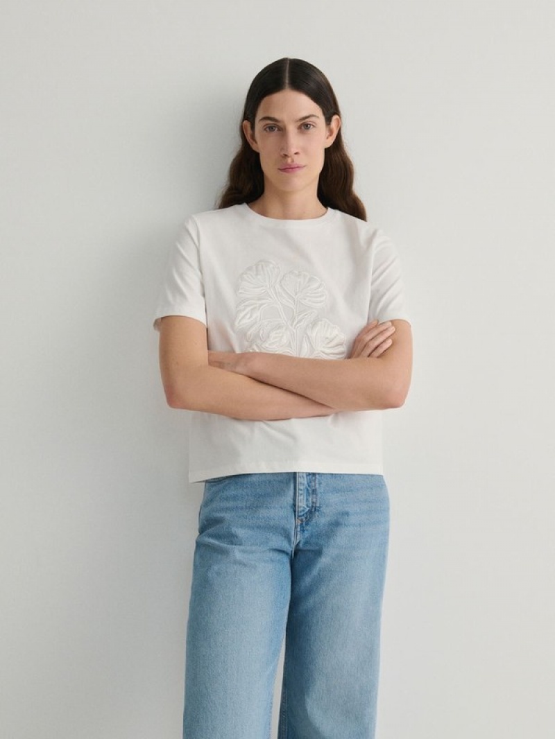 White Women's Reserved T-patch Appliqué T-shirts | 71952DBCR