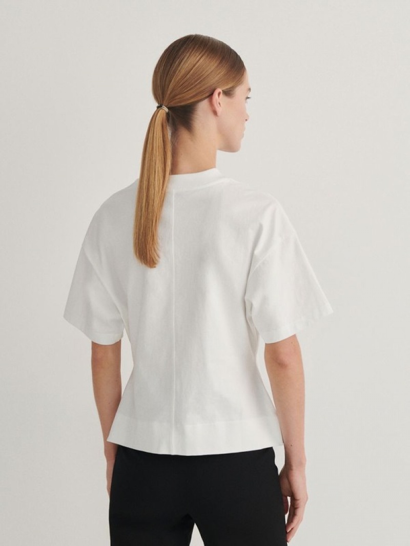 White Women's Reserved Waist-fitted T-shirts | 41036HSMO