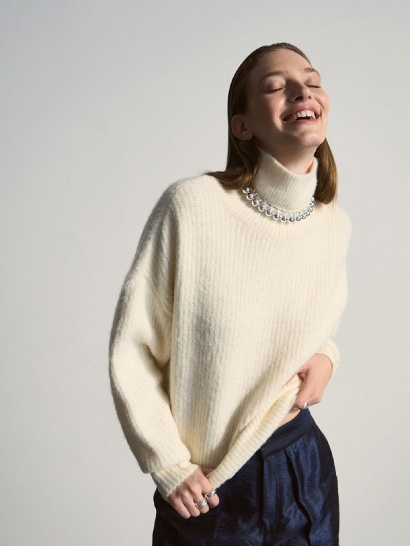 White Women's Reserved Wool Blend Sweaters | 52190KMPD